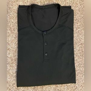 Men’s XL Lululemon Long Sleeved Shirt